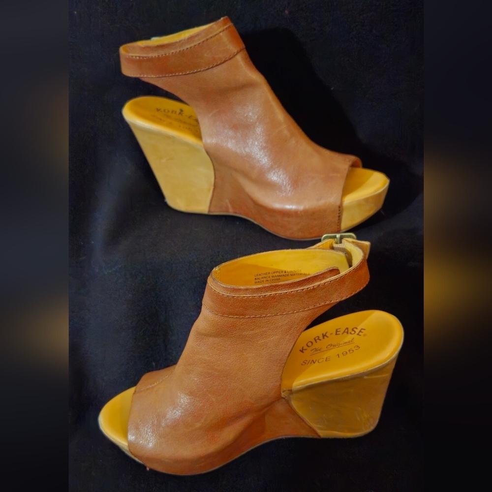 Kork-Ease Tan Wedge Peep-Toe Stappy Sandals - Size 8M